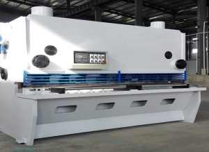 CNC ہائیڈرولک گیلوٹین مونڈنے والی مشین چلی کو برآمد کی گئی۔